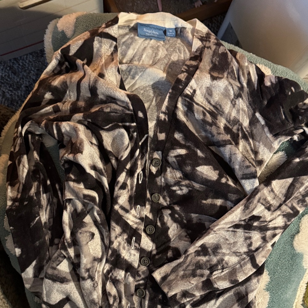 Simply Vera, Vera Wang ….  Abstract raunched side Monochrome Button-Up Cardigan